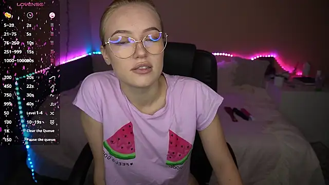 Snapshot of AmandaFiree chatting on 10-03-25, 04:42 AmandaFiree online show from 10-03-25, 04:42