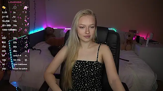 Snapshot of AmandaFiree chatting on 10-12-25, 06:23 AmandaFiree online show from 10-12-25, 06:23