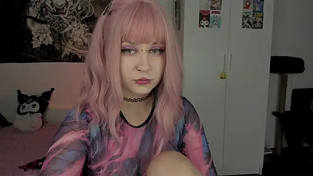 t0riayun0 online show from 01-23-25, 10:22