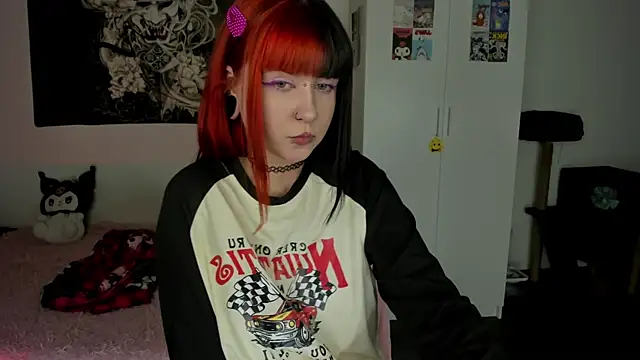 t0riayun0 online show from 02-24-25, 01:24