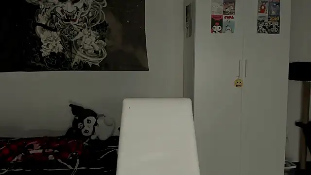 t0riayun0 online show from 03-04-25, 09:32