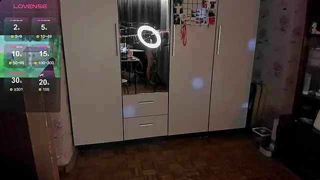 t0riayun0 online show from 11-29-25, 12:57