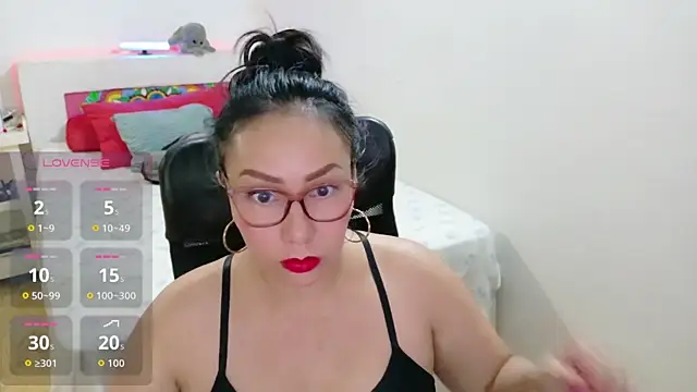 Snapshot of hottplay chatting on 05-22-26, 09:53 hottplay online show from 05-22-26, 09:53