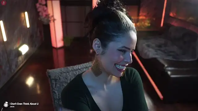 Snapshot of alessa_goreng chatting on 10-26-25, 09:48 alessa goreng online show from 10-26-25, 09:48