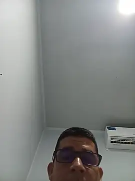 Snapshot of El-reyleon chatting on 05-30-26, 12:52 El-reyleon online show from 05-30-26, 12:52