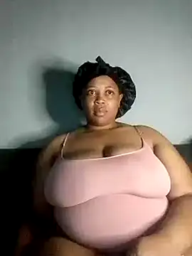 Snapshot of Sexy-queen99xx chatting on 10-16-25, 11:06 Sexy-queen99xx online show from 10-16-25, 11:06