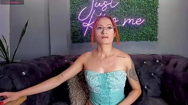 Snapshot of amy_e chatting on 01-11-25, 06:54 amy e online show from 01-11-25, 06:54