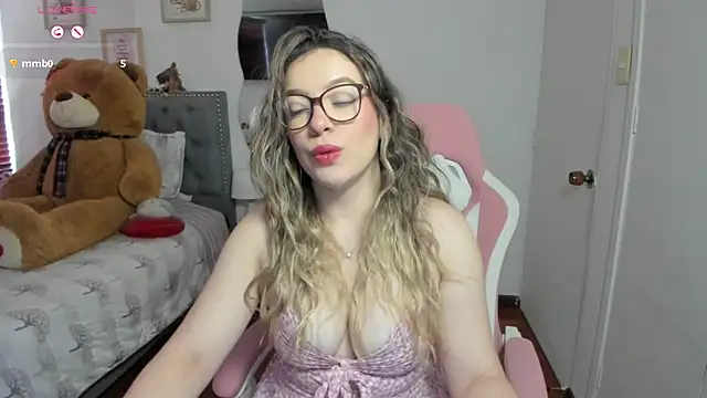 Snapshot of samysweet_8 chatting on 06-01-26, 01:57 samysweet 8 online show from 06-01-26, 01:57