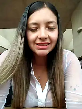 Snapshot of alana_69 chatting on 12-06-24, 04:38 alana 69 online show from 12-06-24, 04:38