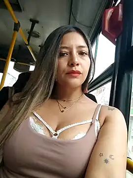 Snapshot of alana_69 chatting on 02-13-25, 03:35 alana 69 online show from 02-13-25, 03:35