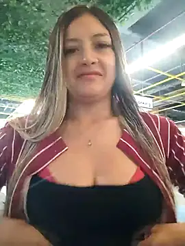 Snapshot of alana_69 chatting on 02-26-25, 04:24 alana 69 online show from 02-26-25, 04:24