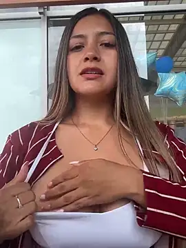 Snapshot of alana_69 chatting on 03-15-25, 07:59 alana 69 online show from 03-15-25, 07:59