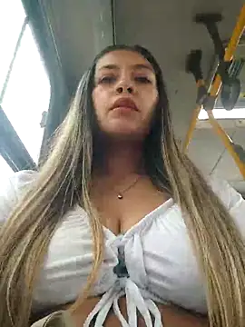 Snapshot of alana_69 chatting on 03-20-25, 04:42 alana 69 online show from 03-20-25, 04:42