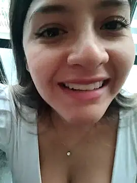 Snapshot of alana_69 chatting on 09-24-25, 06:33 alana 69 online show from 09-24-25, 06:33