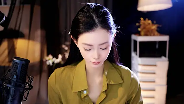 Ocean--Lili online show from 04-28-26, 02:11