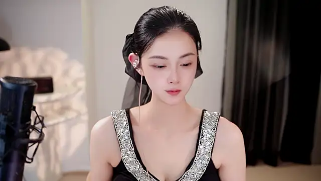 Snapshot of Ocean--Lili chatting on 06-14-26, 02:08 Ocean--Lili online show from 06-14-26, 02:08