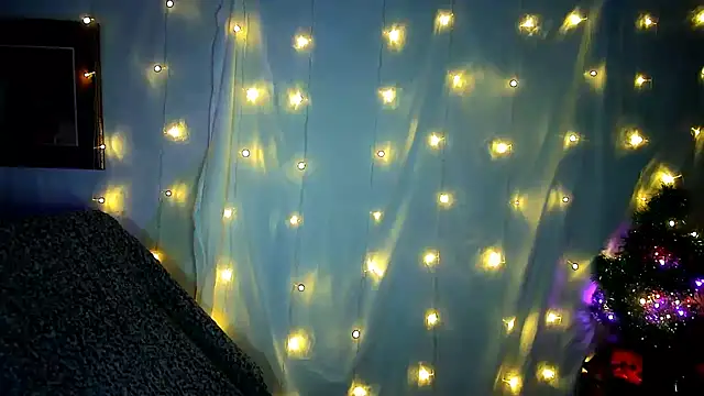 Victoria Marks online show from 12-13-24, 04:43