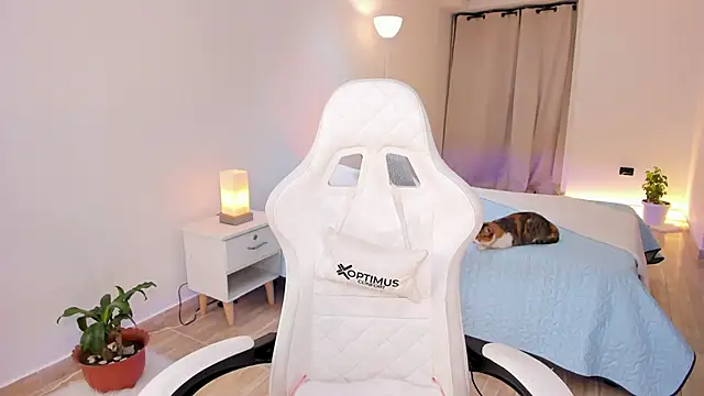 Snapshot of carleee_winter chatting on 11-27-25, 02:35 carleee winter online show from 11-27-25, 02:35