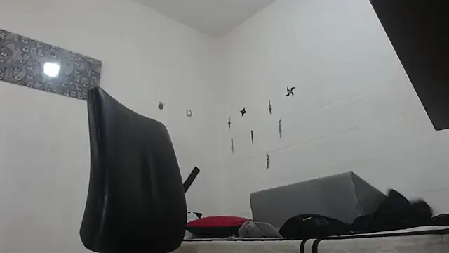 Snapshot of stripnolimits chatting on 02-21-25, 09:43 stripnolimits online show from 02-21-25, 09:43