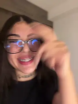 Sarasanders 4 online show from 03-21-25, 02:28