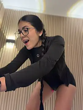 Sarasanders 4 online show from 01-10-26, 04:58