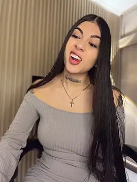 Sarasanders 4 online show from 04-14-26, 02:28