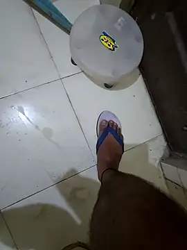 Snapshot of thebrownboi01 chatting on 03-17-25, 11:54 thebrownboi01 online show from 03-17-25, 11:54