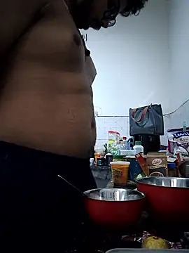 Snapshot of thebrownboi01 chatting on 11-13-25, 01:15 thebrownboi01 online show from 11-13-25, 01:15