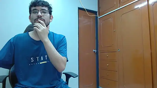 Snapshot of Isaandysex2428 chatting on 02-18-25, 01:10 Isaandysex2428 online show from 02-18-25, 01:10