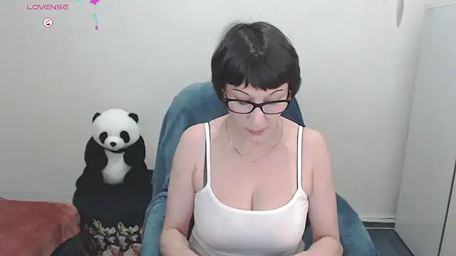 Snapshot of Ammillia chatting on 02-23-25, 09:26 Ammillia online show from 02-23-25, 09:26