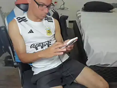 guachin hunk online show from 12-06-24, 05:55