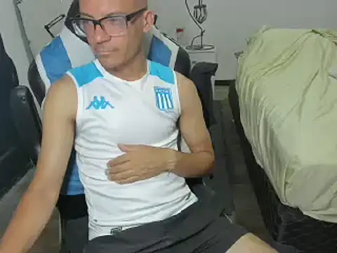 guachin hunk online show from 12-19-24, 07:40