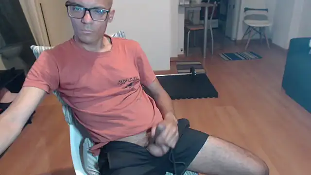 Snapshot of guachin_hunk chatting on 12-01-25, 01:10 guachin hunk online show from 12-01-25, 01:10