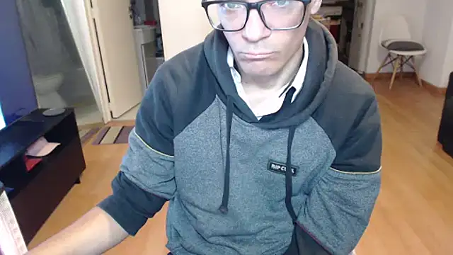 Snapshot of guachin_hunk chatting on 05-08-26, 04:29 guachin hunk online show from 05-08-26, 04:29