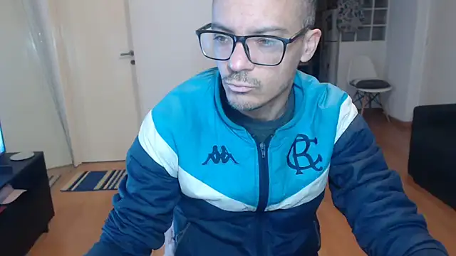 Snapshot of guachin_hunk chatting on 05-28-26, 11:13 guachin hunk online show from 05-28-26, 11:13