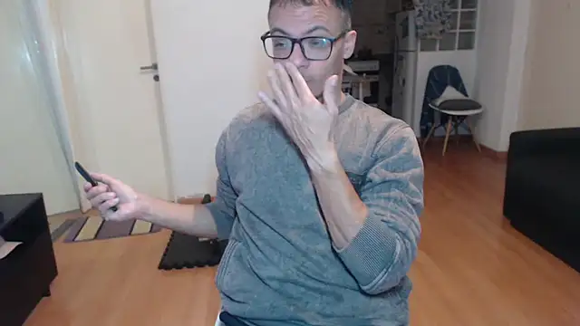 Snapshot of guachin_hunk chatting on 06-03-26, 02:03 guachin hunk online show from 06-03-26, 02:03