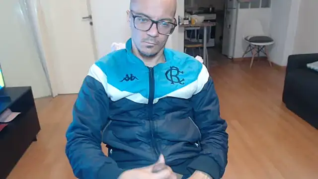 Snapshot of guachin_hunk chatting on 06-10-26, 03:39 guachin hunk online show from 06-10-26, 03:39