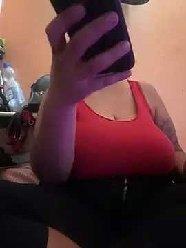 Snapshot of Madsion23 chatting on 12-26-24, 09:58 Madsion23 online show from 12-26-24, 09:58