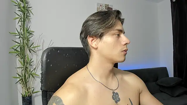 Giordano Russo online show from 12-25-24, 01:10