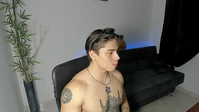 Giordano Russo online show from 12-28-24, 02:43