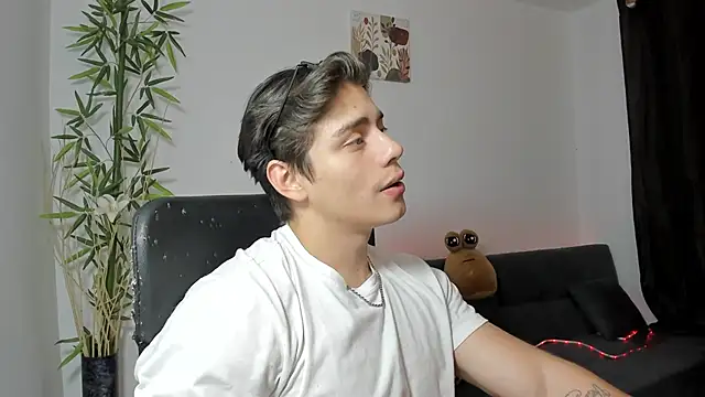 Giordano Russo online show from 01-13-25, 01:23