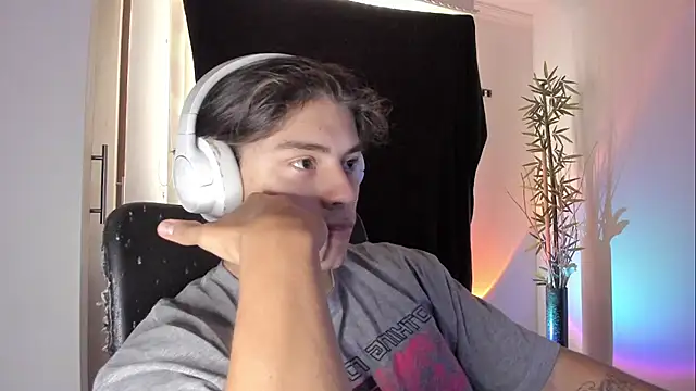 Giordano Russo online show from 04-30-26, 04:24