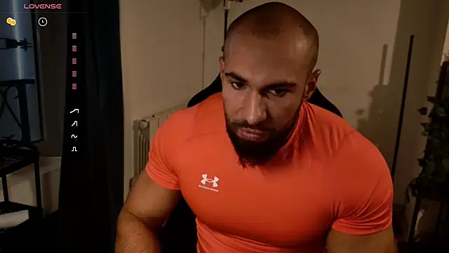 Snapshot of Musculus6 chatting on 10-16-25, 02:18 Musculus6 online show from 10-16-25, 02:18