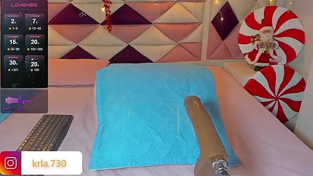 Snapshot of _kaarla_ chatting on 12-30-24, 09:37  kaarla  online show from 12-30-24, 09:37