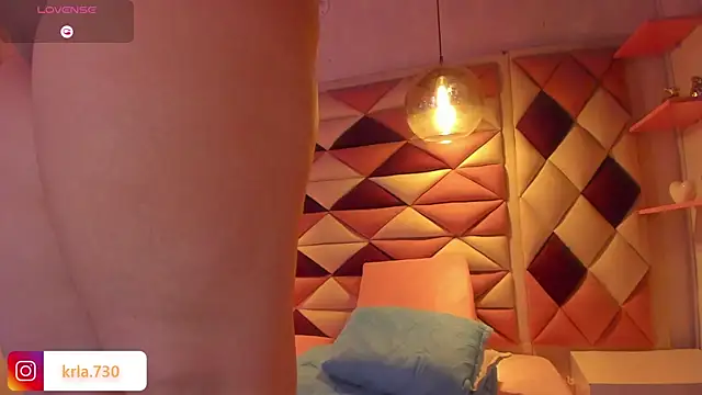 Snapshot of _kaarla_ chatting on 01-21-25, 03:04  kaarla  online show from 01-21-25, 03:04