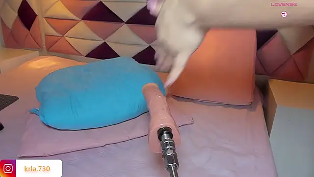 Snapshot of _kaarla_ chatting on 02-27-25, 06:07  kaarla  online show from 02-27-25, 06:07