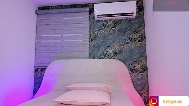 Snapshot of _kaarla_ chatting on 11-19-25, 07:25 kaarla online show from 11-19-25, 07:25