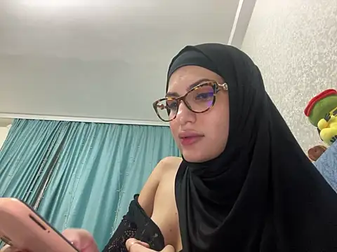 GumusGuray online show from 12-20-24, 02:08