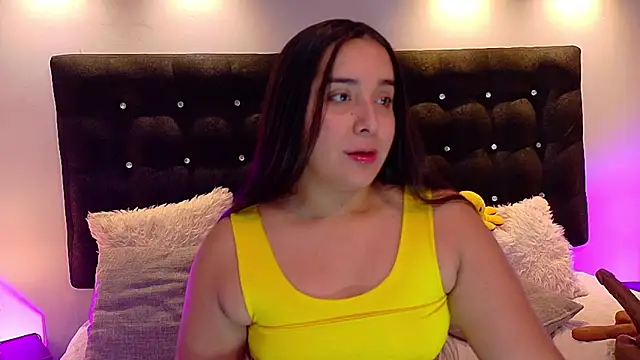 Snapshot of ValenScott1 chatting on 12-31-24, 01:19 ValenScott1 online show from 12-31-24, 01:19