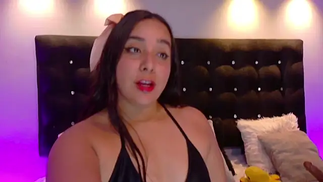 Snapshot of ValenScott1 chatting on 01-13-25, 04:19 ValenScott1 online show from 01-13-25, 04:19